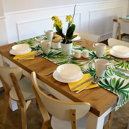 Gosciniec Przy Spacerowej 게스트하우스 Długotęka