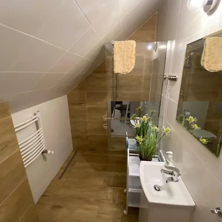 Gosciniec Przy Spacerowej 게스트하우스 Długotęka