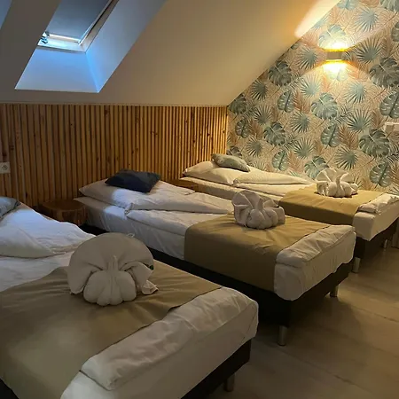 Gosciniec Przy Spacerowej Affittacamere 3*